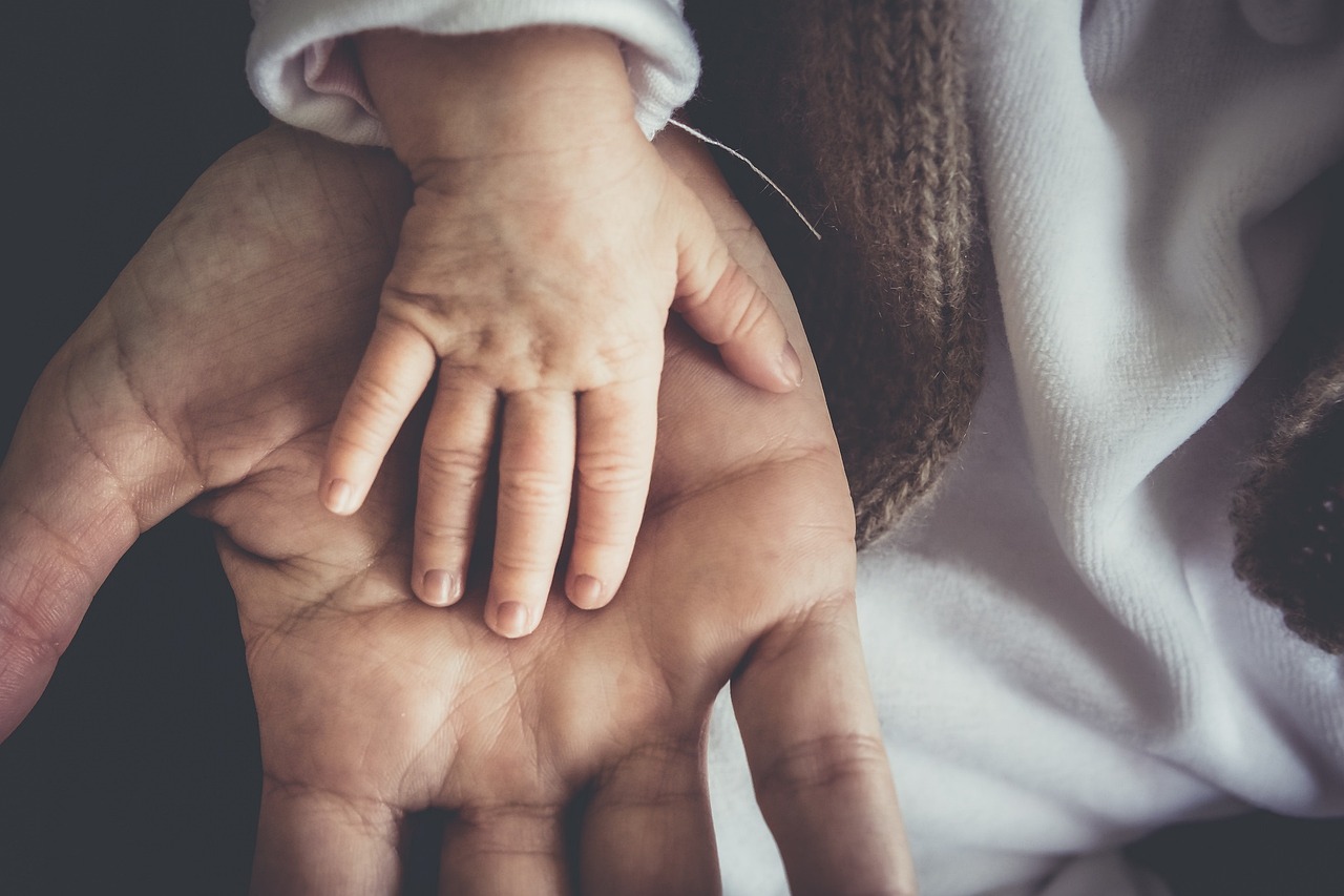 子育て中の主婦が初心者でもできる副業は？