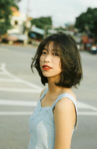 子供が寝た後にYouTube Shortsで稼ぐ方法は？